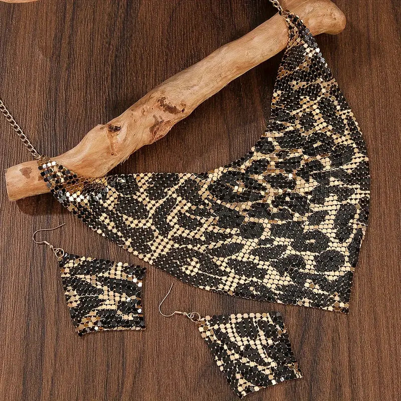 Collier-Écharpe Imprimé Léopard & Boucles – Look Chic et Sexy
