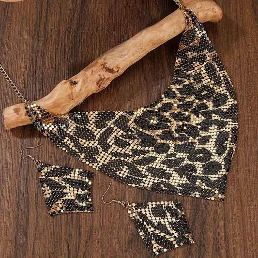 Collier-Écharpe Imprimé Léopard & Boucles – Look Chic et Sexy