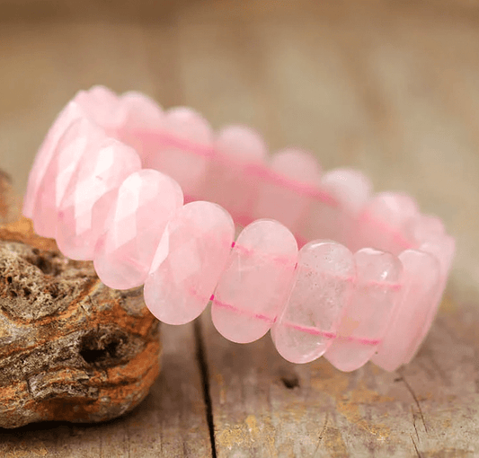 Bracelet Élora en Quartz Rose – Symbole d’Amour & de Tendresse