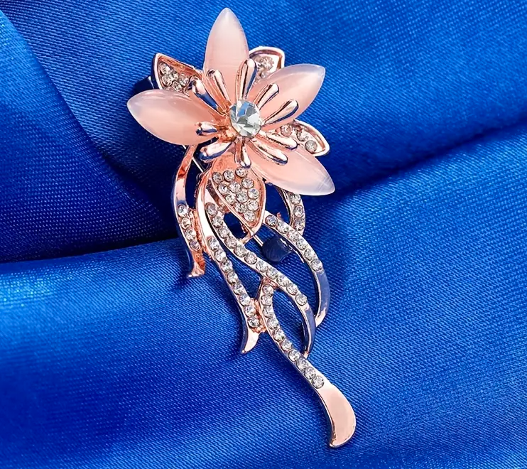 ✨ Broche Fleur Cristal Élégance Éternelle ✨