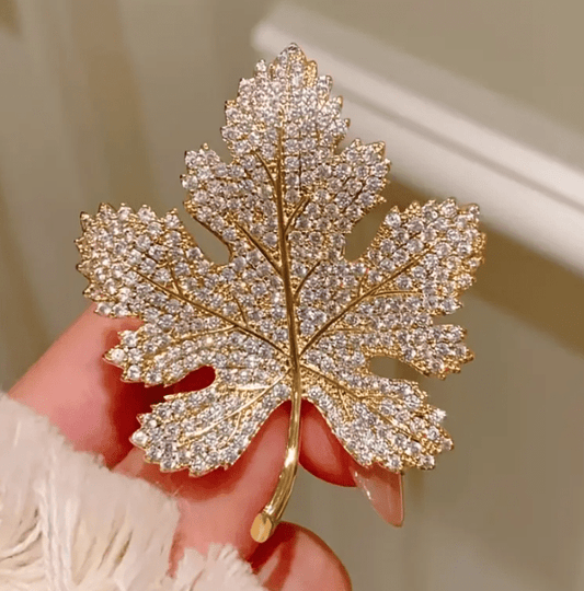 ✨ Broche Feuille Cristalline – Élégance Dorée & Argentée ✨