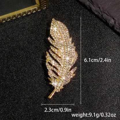 Broche de Luxe Baroque en Strass — Plume Dorée Élégante | Broche Manteau Unisexe