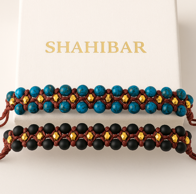 Bracelet en Onyx Mat & Perles Dorées – Tressage artisanal