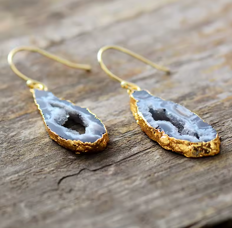 ✨ Boucles d’Oreilles Bohème “Black Druzy Shine” – Pierre Naturelle & Finition