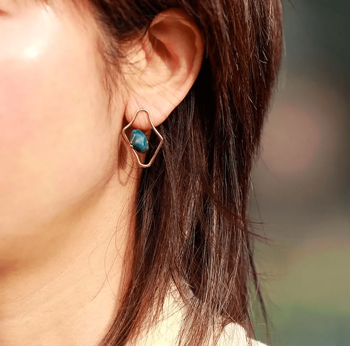 🌿 Boucles d’Oreilles Dorées “Aura Naturelle”