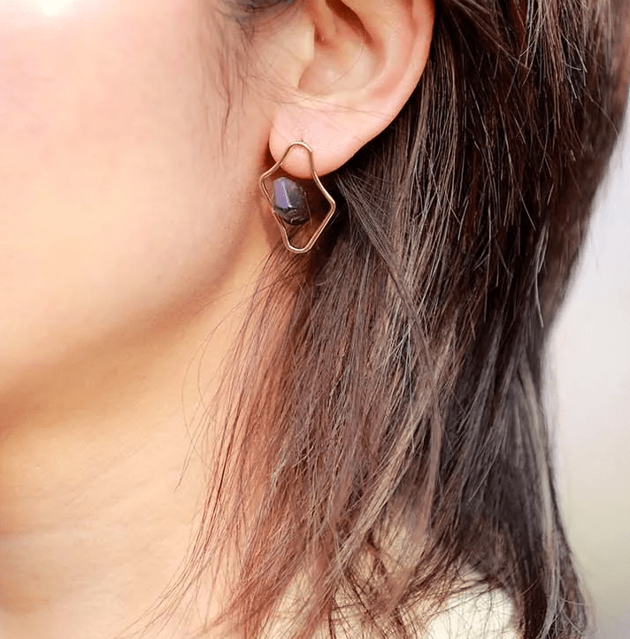 🌿 Boucles d’Oreilles Dorées “Aura Naturelle”